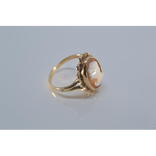 130 - 9ct gold cameo ring, size N, gross weight 2.8 grams