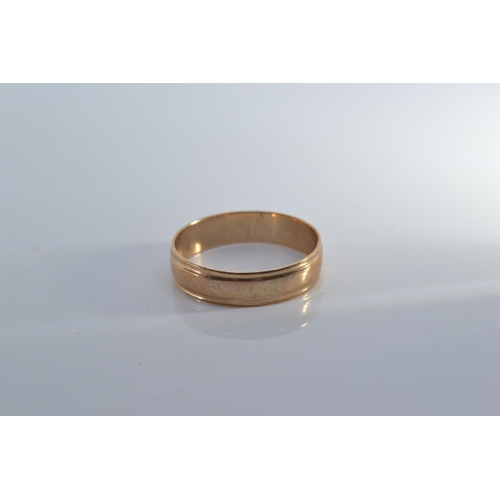 159 - 9ct gold chain together with three 9ct gold rings; a stone set signet ring, signet and one band, gro... 