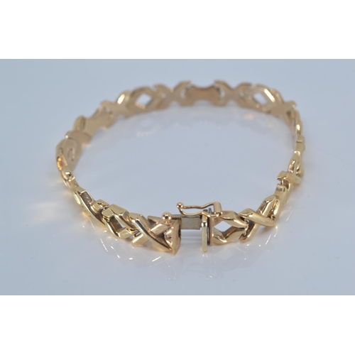 161 - 9ct gold fancy link bracelet, 180mm length, 9 grams