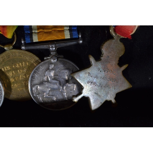 422 - WWI group of four medals awarded to 'M. 4715, F.J. Maddick, PTR.2., R.N.,' including 1914-15 Star, B... 