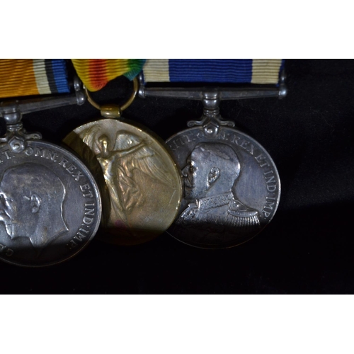 422 - WWI group of four medals awarded to 'M. 4715, F.J. Maddick, PTR.2., R.N.,' including 1914-15 Star, B... 