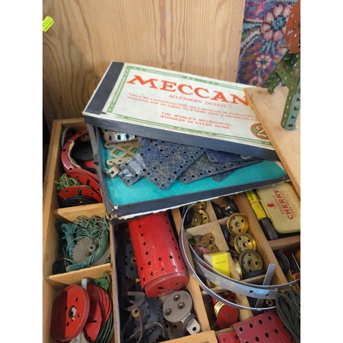 304 - Large box of Meccano pieces including a transformer T20 M