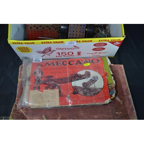 293 - Large collection of Meccano pieces and booklets