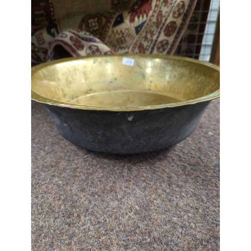 416 - Brass bowl. Dia, 48 cm. 