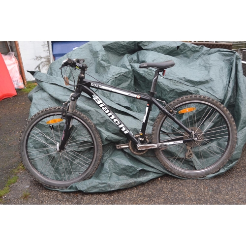 64 - Bianchi 460C 24 gear front suspension mountain bike with 17.5