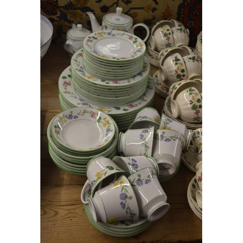 799 - Noritaki Legendary pattern dinner and tea ware