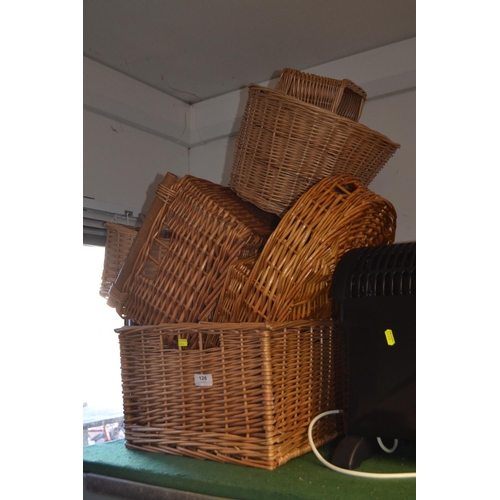 126 - 6 x wicker baskets