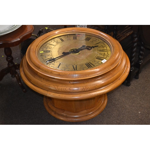 Coffee table clock on pedestal base, dia. 80cm, height 53cm