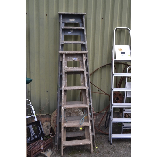 23 - 2 decorative wooden step ladders