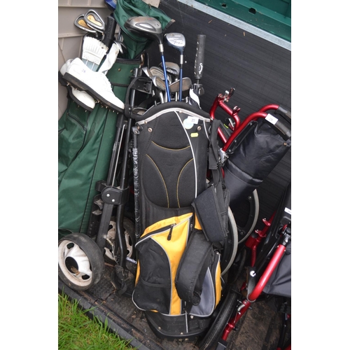 27 - Golf clubs set with bag + trolley mostly Tricept