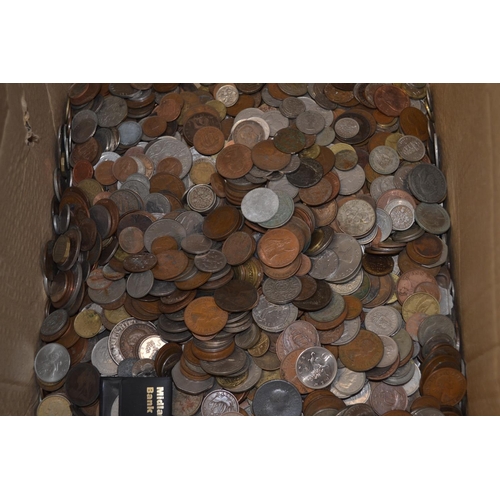 488 - Large quantity of British & world coins, gross weight inc. box 14.26kg