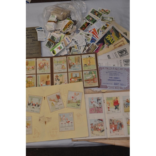 495 - Collection of cigarette cards, Henry books & various ephemera