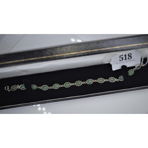 518 - 925 silver & green stone bracelet, length 200mm, 7.29 grams