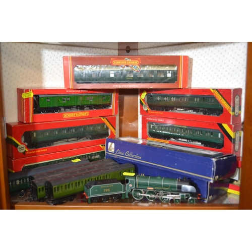 579 - Hornby and Lima collection of 00 gauge engines and rolling stock.