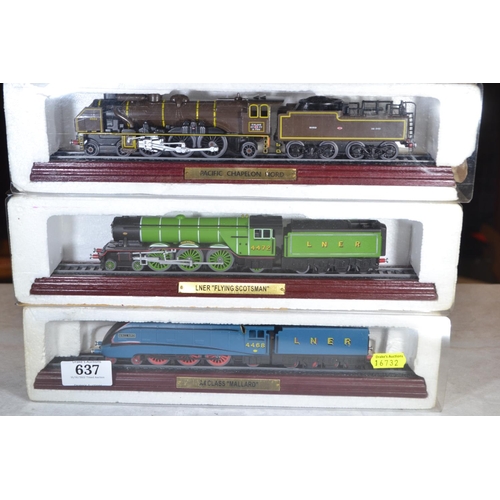 637 - Three boxed model trains 00 gauge.