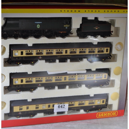 642 - Hornby 00 gauge boxed set. R2308M The excalibur Express train pack.