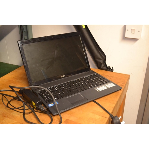 116 - Acer Aspire 5733 laptop with Intel I3-380M CPU, 8GB RAM & 15.6 inch display. Fresh install of Wi... 