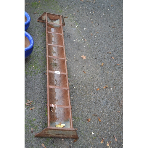 43 - Trough animal feeder. L120cm