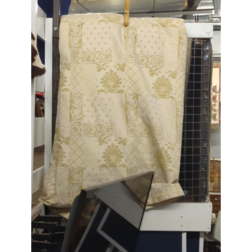 668 - Very large cream brocade design, lined fabric panel. Possible use for curtain or bedspread. Approx 2... 