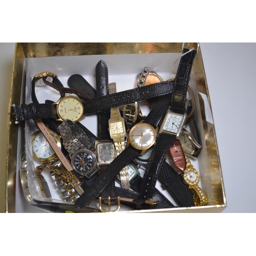 439 - Assorted mechanical and quartz watches in box