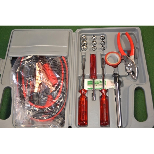 67 - 30 piece emergency tool set