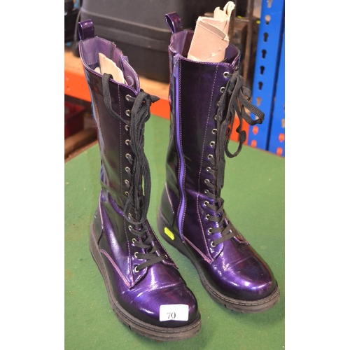 70 - Pair of size 7 purple high boots, by Heavenly Feet. Appear unused.