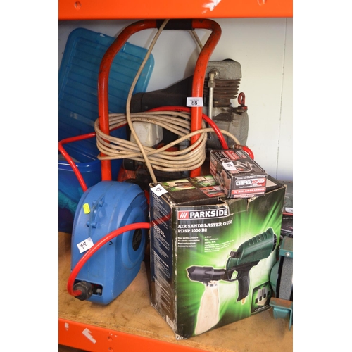 88 - Clarke Bartolini 2.2 Gallon 174PSI compressor, with air blaster gun, extension lead etc. Power input... 