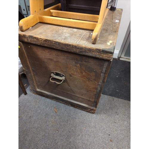 154D - Large pitch pine storage trunk / blanket box. W92cm D61cm H60cm