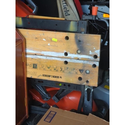 174A - Folding Black & Decker Workmate