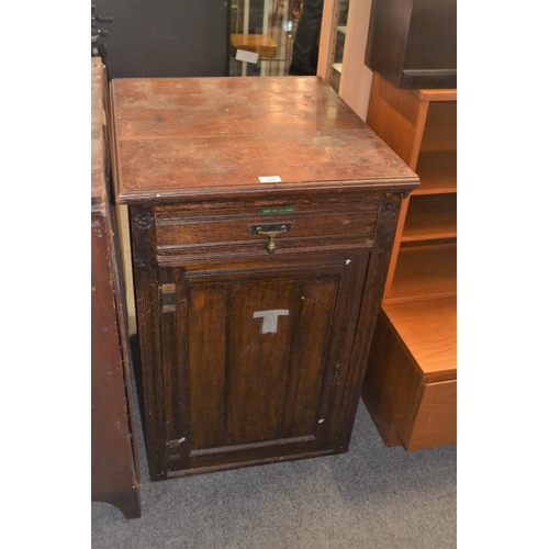 804 - Early c20 oak single drawer cupboard. W56cm D65cm H82cm