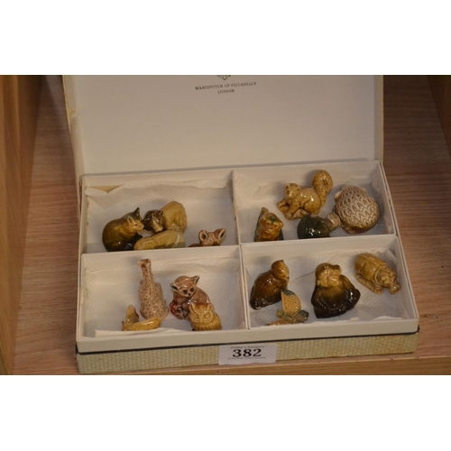 382 - Box of Wade Whimsies & hedgehog