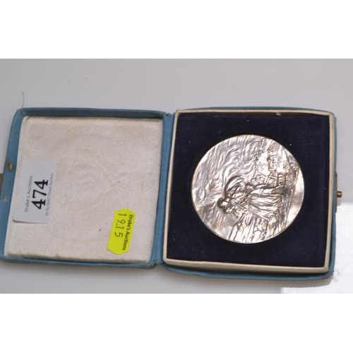 474 - 'Oeuvre Nationale des Orphelins de la Guerre' medal, diameter 6.2cm, in box