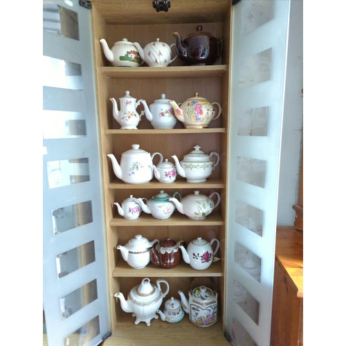 162 - Approx. 150 various teapots. Various styles, sizes etc. Some may be missing lids, some with minor da... 