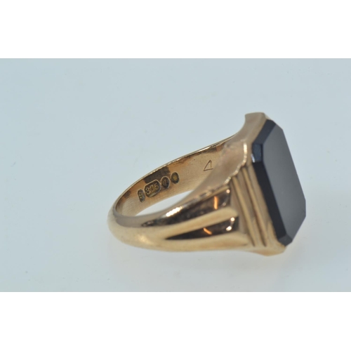 24 - 9ct gold & onyx signet ring, hallmarked London 1966, size P1/2, 8.69 grams