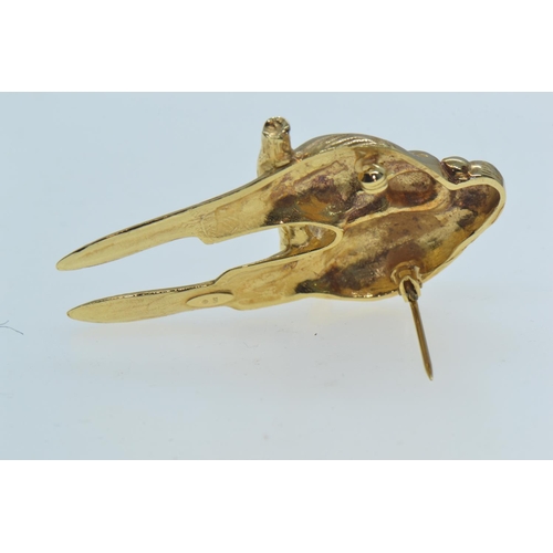 60 - 9ct gold brooch, modelled as a pair of parakeets on a branch, length 47mm, 12.1 grams