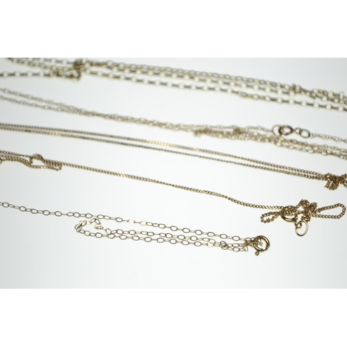 99 - Two 9ct gold neck chains, a 9ct gold bracelet & a scrap 9ct gold neck chain, gross weight 3.63 g... 