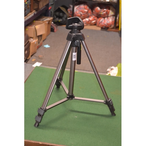 129 - Vanguard camera tripod