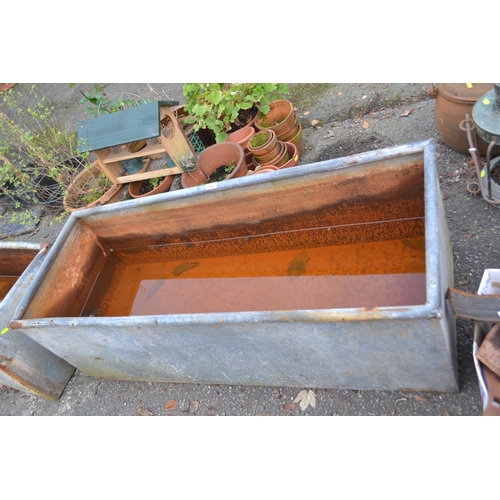 24 - Large galvanised water tank/planter. 123cm x 48cm H42cm