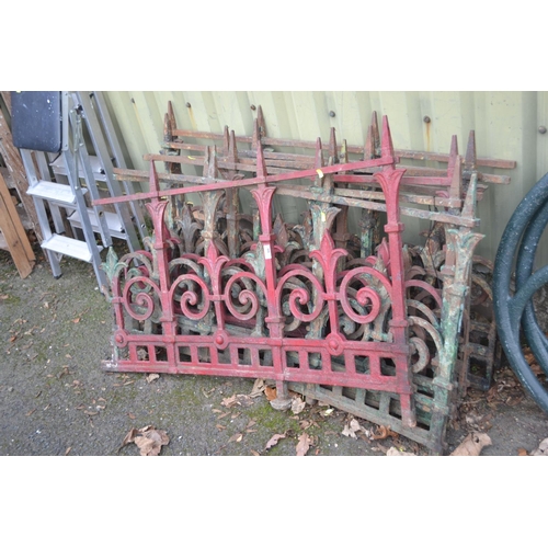 66 - 8 sections of cast iron Victorian railing. W124cm (longest). 3 sections are slightly curved.