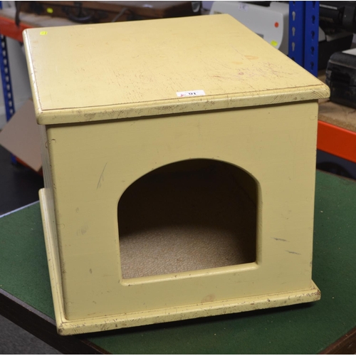 91 - Small pine lift top box converted to small cat house. 54cm x 41xm H37cm