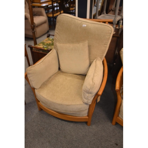 589 - Single seat blonde Ercol chair with all matching cushions plus one loose. W84 x D 95 x H 94 CM Appro... 