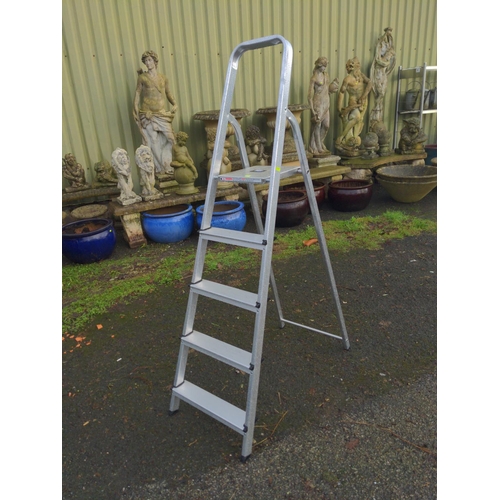 21 - Aluminium 4 step stepladder