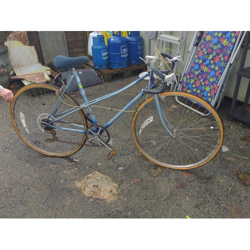 38 - Vintage Raleigh Wisp B4 road bike