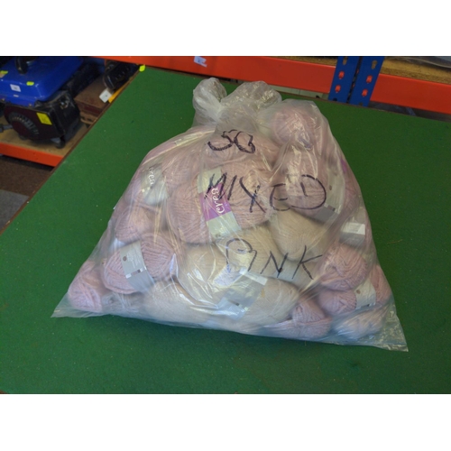 51 - Bag of 25g yarn balls, mixed pink (50no.)