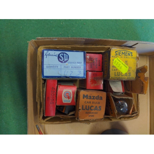 70 - Small box of vintage car parts & 3 vintage oil cans