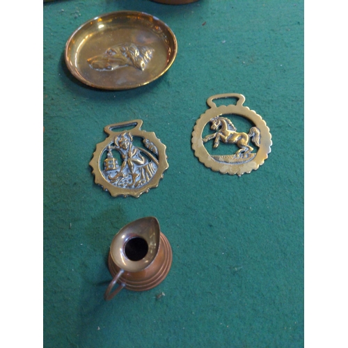 323 - Copper and brass ware inc, chestnut pan, horse brasses and jelly mould.