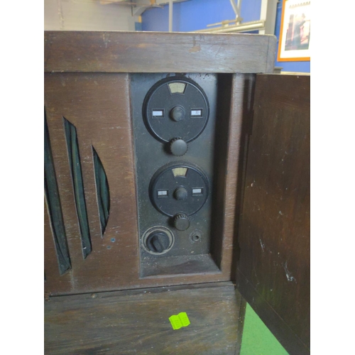 341 - Wooden cased receiver/ radio. Maker name ORMOND.