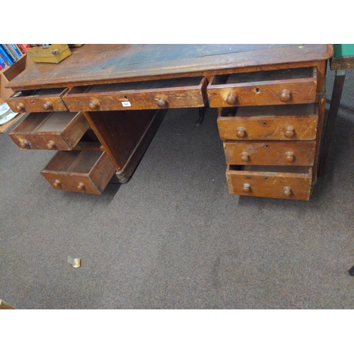 347 - Knee hole desk with 9 drawers with leather top. W 152 D 83 H 75cm