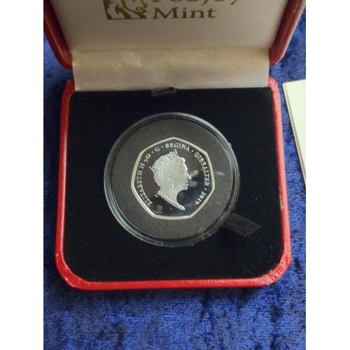 365 - Pobjoy Mint proof sterling silver 50p, with certificate of authenticity & case