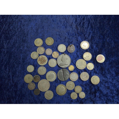 367 - Collection of mostly silver British & world coins & a medallion, gross weight 207 grams